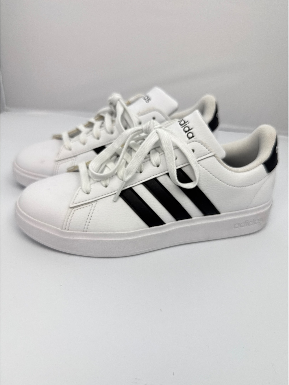 adidas Grand Court 2.0 28Y003 Women's 7 White Black 3 Stripe Sneakers